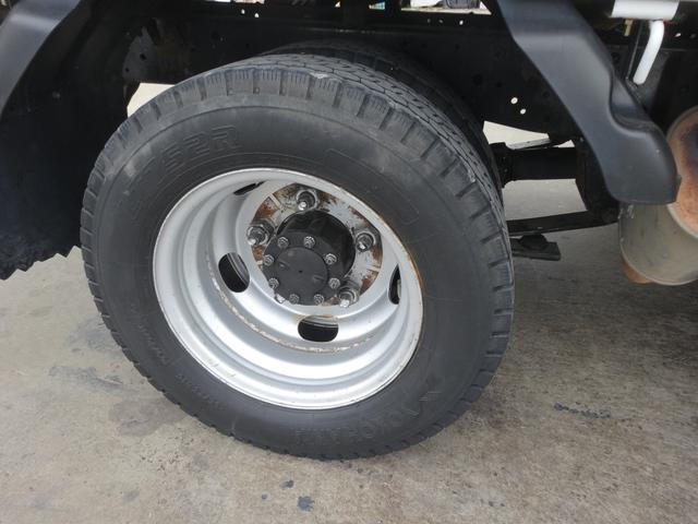 エルフトラック フルフラットロー　積載量２ｔ　全低床　荷台１０尺　ダブルタイヤ（21枚目）