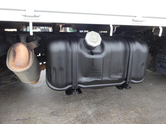 エルフトラック フルフラットロー　積載量２ｔ　全低床　荷台１０尺　ダブルタイヤ（22枚目）