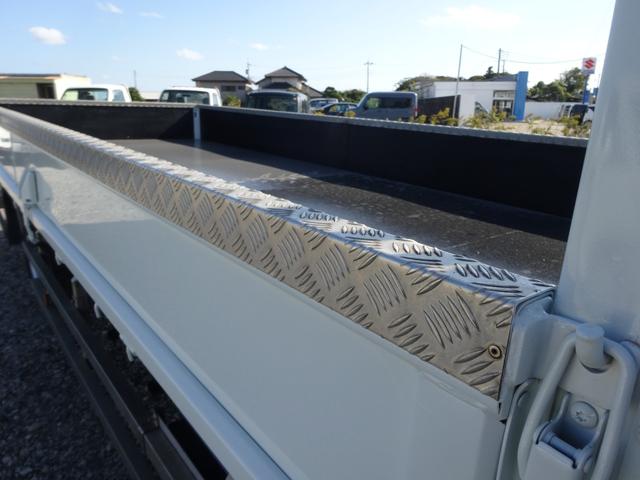 カゼット 　超ワイド　超ロング　カスタム　積載量２ｔ　全低床　荷台鉄板張り（7枚目）