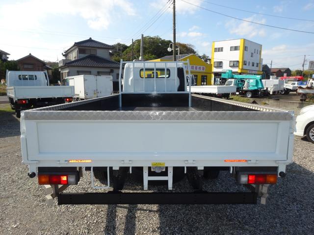 カゼット 　超ワイド　超ロング　カスタム　積載量２ｔ　全低床　荷台鉄板張り（15枚目）