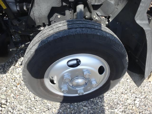 カゼット 　超ワイド　超ロング　カスタム　積載量２ｔ　全低床　荷台鉄板張り（18枚目）