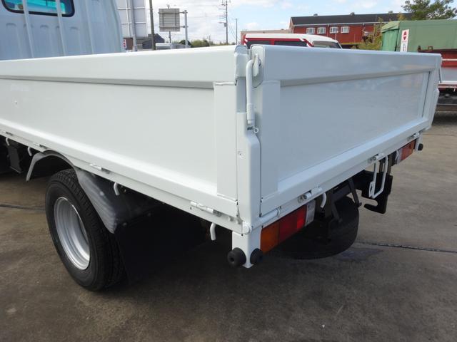 キャンターガッツ 全低床 積載量1.5t 荷台10尺 ダブルタイヤ(14枚目)