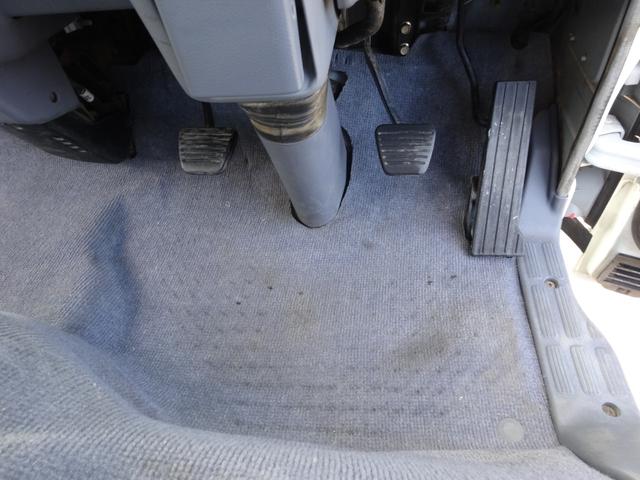 キャンターガッツ 全低床 積載量1.5t 荷台10尺 ダブルタイヤ(24枚目)