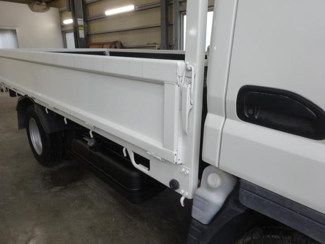キャンターガッツ 全低床 積載量1.5t ダブルタイヤ 荷台10尺(6枚目)