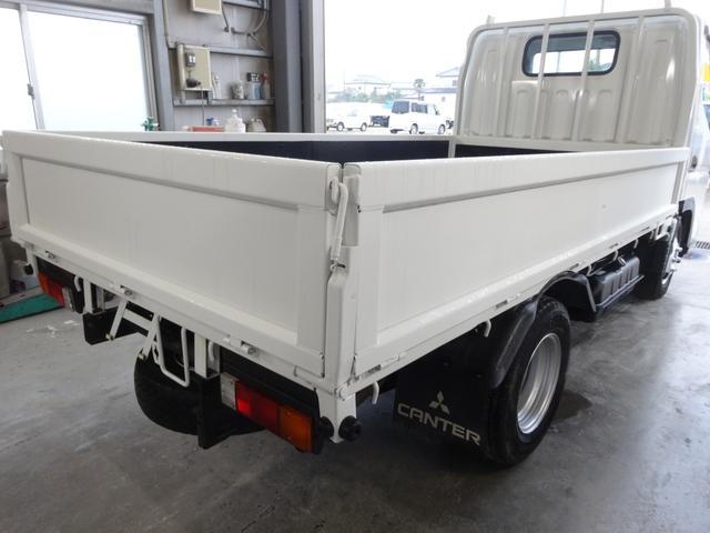 キャンターガッツ 全低床 積載量1.5t ダブルタイヤ 荷台10尺(7枚目)