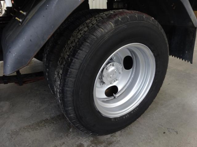 キャンターガッツ 全低床 積載量1.5t ダブルタイヤ 荷台10尺(18枚目)