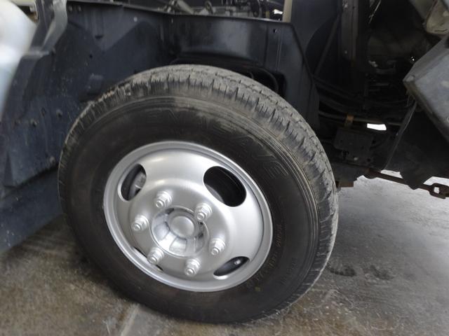 キャンターガッツ 全低床 積載量1.5t ダブルタイヤ 荷台10尺(22枚目)