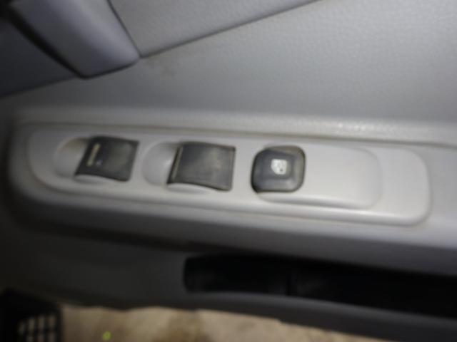 キャンターガッツ 全低床 積載量1.5t ダブルタイヤ 荷台10尺(29枚目)