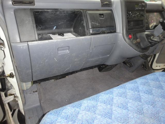 キャンターガッツ 全低床 積載量1.5t ダブルタイヤ 荷台10尺(30枚目)