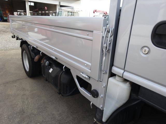 エルフトラック フルフラットロー　積載量１．５ｔ　スムーサー　オートマ　全低床　荷台鉄板張り（6枚目）