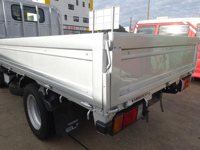 エルフトラック フルフラットロー　積載量１．５ｔ　スムーサー　オートマ　全低床　荷台鉄板張り（14枚目）