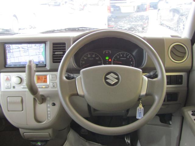 当社にてタイヤ交換も承っております●新品タイヤから中古タイヤやスタッドレスタイヤ等も当社でお安く承りますよ●もちろん社外アルミホイールの取付も承っております●お気軽に当店スタッフまでご相談下さいね●