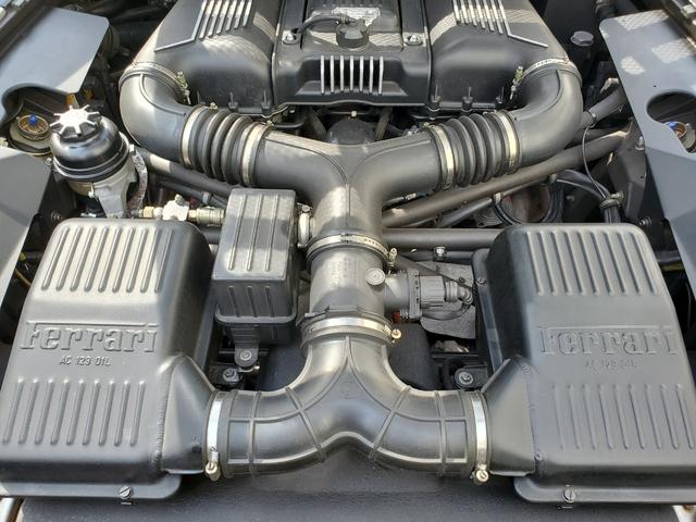 ３５５Ｆ１ ベルリネッタ　Ｆ１マチック・リアチャレンジグリル・ｃａｒｒｏｚｚｅｒｉａオーディオ（ＣＤ・Ｂｌｕｅｔｏｏｔｈ接続）・革シート・キーレスエントリー（23枚目）