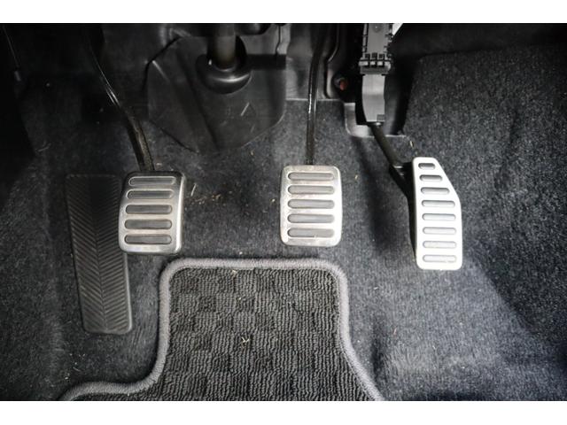 スイフトスポーツ ベースグレード　ベースグレード／全方位モニター用カメラパッケージ装着車／ノブレッセ製アイライン／社外シフトノブ／純正前後ドライブレコーダー／バックランプＬＥＤバルブ化（15枚目）