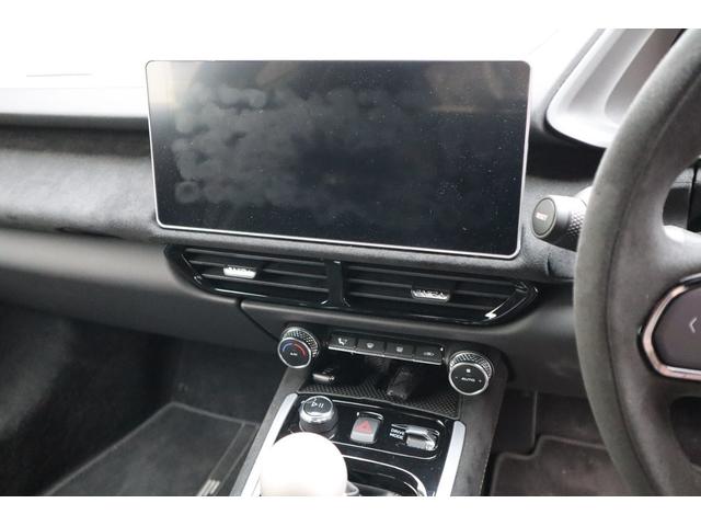 エミーラ Ｖ６　ファーストエディション　ＷＩＴＨ　ＭＥ　ＲＡＣＩＮＧ　ワンオフマフラー／６ＭＴ／スポーツサスペンション／ロワードブラックパック／ブラックアルカンタラ／イエローステッチ（11枚目）