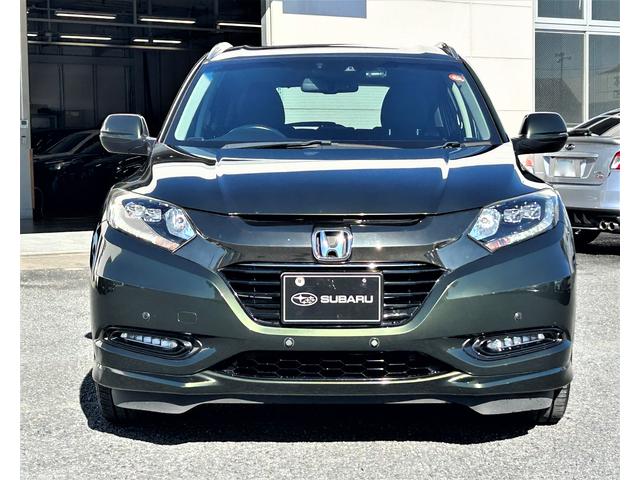 ヴェゼル ハイブリッド　Ｚ　ホンダセンシング　純正ナビ　衝突被害軽減ブレーキ　ＬＥＤヘッドランプ　アダプティブクルーズコントロール　コーナーセンサー　シートヒーター　プッシュスタート　純正ナビゲーション＆バックカメラ　ＥＴＣ　社外ドライブレコーダー（4枚目）