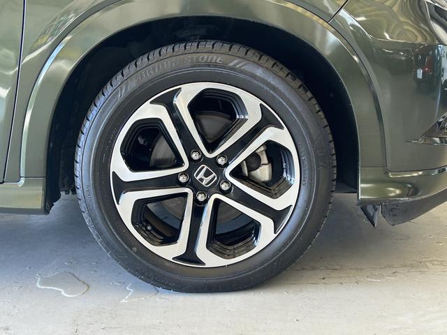 ヴェゼル ハイブリッド　Ｚ　ホンダセンシング　純正ナビ　衝突被害軽減ブレーキ　ＬＥＤヘッドランプ　アダプティブクルーズコントロール　コーナーセンサー　シートヒーター　プッシュスタート　純正ナビゲーション＆バックカメラ　ＥＴＣ　社外ドライブレコーダー（7枚目）