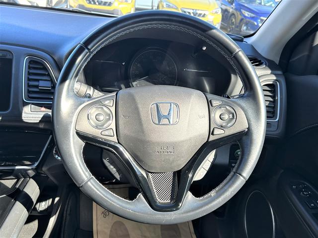 ヴェゼル ハイブリッド　Ｚ　ホンダセンシング　純正ナビ　衝突被害軽減ブレーキ　ＬＥＤヘッドランプ　アダプティブクルーズコントロール　コーナーセンサー　シートヒーター　プッシュスタート　純正ナビゲーション＆バックカメラ　ＥＴＣ　社外ドライブレコーダー（20枚目）