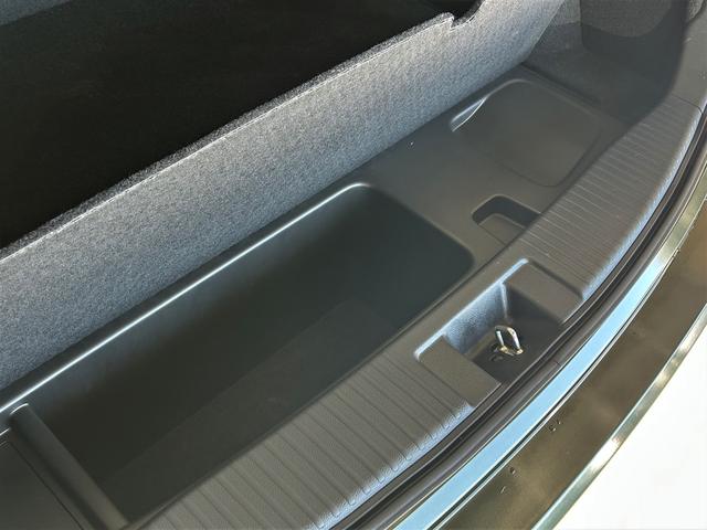 ヴェゼル ハイブリッド　Ｚ　ホンダセンシング　純正ナビ　衝突被害軽減ブレーキ　ＬＥＤヘッドランプ　アダプティブクルーズコントロール　コーナーセンサー　シートヒーター　プッシュスタート　純正ナビゲーション＆バックカメラ　ＥＴＣ　社外ドライブレコーダー（30枚目）