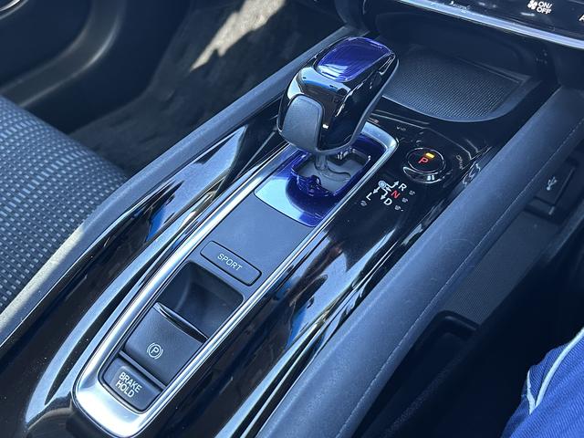 ヴェゼル ハイブリッド　Ｚ　ホンダセンシング　純正ナビ　衝突被害軽減ブレーキ　ＬＥＤヘッドランプ　アダプティブクルーズコントロール　コーナーセンサー　シートヒーター　プッシュスタート　純正ナビゲーション＆バックカメラ　ＥＴＣ　社外ドライブレコーダー（42枚目）