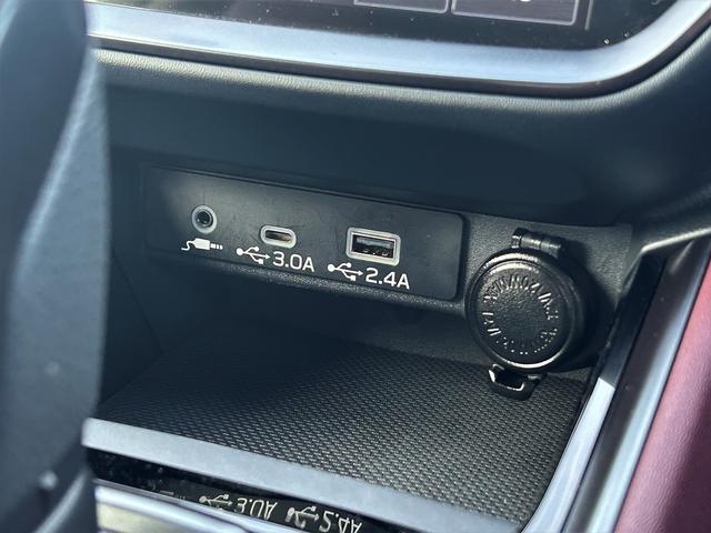 レヴォーグ ＳＴＩスポーツＥＸ　元レンタカー　大型モニター　本革電動シート　電子制御サスペンション　１１．６インチモニター　液晶メーター　ドライバーモニタリングシステム　ハーマンカードン　ハンズフリーオープンリヤゲート　全周囲カメラ　ＥＴＣ　ドラレコ（14枚目）