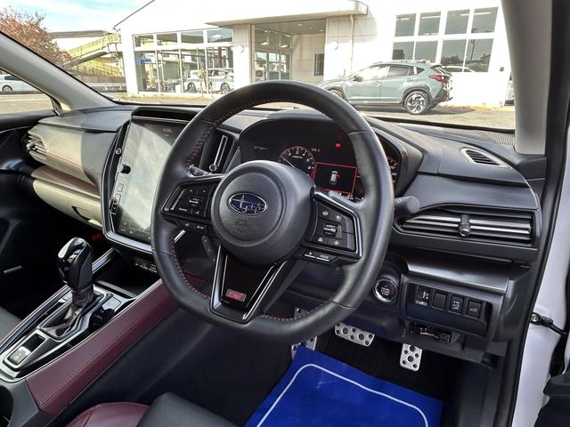 レヴォーグ ＳＴＩスポーツＥＸ　元レンタカー　大型モニター　本革電動シート　電子制御サスペンション　１１．６インチモニター　液晶メーター　ドライバーモニタリングシステム　ハーマンカードン　ハンズフリーオープンリヤゲート　全周囲カメラ　ＥＴＣ　ドラレコ（17枚目）