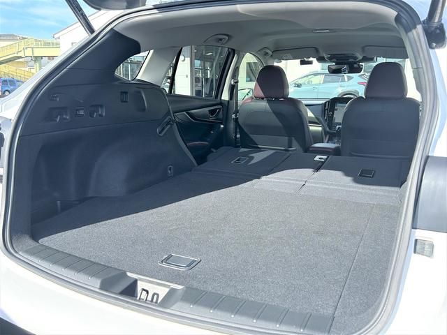 レヴォーグ ＳＴＩスポーツＥＸ　元レンタカー　大型モニター　本革電動シート　電子制御サスペンション　１１．６インチモニター　液晶メーター　ドライバーモニタリングシステム　ハーマンカードン　ハンズフリーオープンリヤゲート　全周囲カメラ　ＥＴＣ　ドラレコ（30枚目）