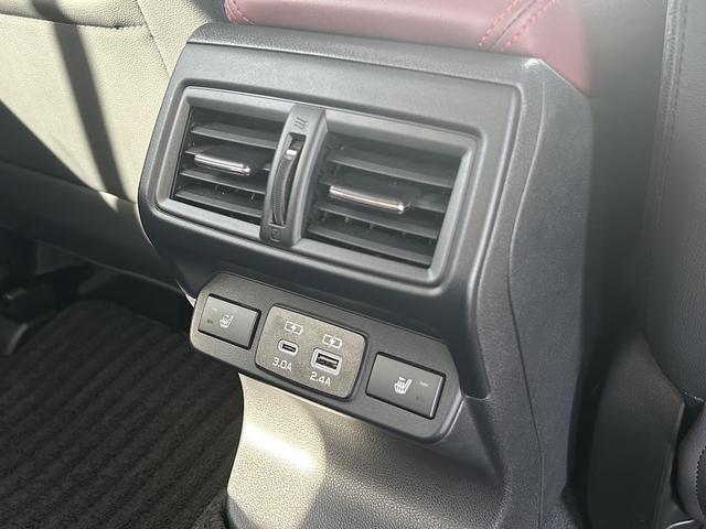 レヴォーグ ＳＴＩスポーツＥＸ　元レンタカー　大型モニター　本革電動シート　電子制御サスペンション　１１．６インチモニター　液晶メーター　ドライバーモニタリングシステム　ハーマンカードン　ハンズフリーオープンリヤゲート　全周囲カメラ　ＥＴＣ　ドラレコ（46枚目）