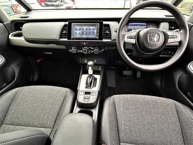 フィット ホーム　ホンダセンシング　メモリーナビ　禁煙車　衝突被害軽減ブレーキ　ＬＥＤヘッドランプ　オートハイビーム　プッシュエンジンスタート　サイド・カーテンエアバッグ　ギャザズメモリーナビ＆バックカメラ　前後ドライブレコーダー　ＥＴＣ２．０（6枚目）