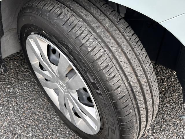 フィット ホーム　ホンダセンシング　メモリーナビ　禁煙車　衝突被害軽減ブレーキ　ＬＥＤヘッドランプ　オートハイビーム　プッシュエンジンスタート　サイド・カーテンエアバッグ　ギャザズメモリーナビ＆バックカメラ　前後ドライブレコーダー　ＥＴＣ２．０（8枚目）