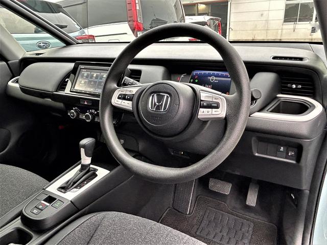 フィット ホーム　ホンダセンシング　メモリーナビ　禁煙車　衝突被害軽減ブレーキ　ＬＥＤヘッドランプ　オートハイビーム　プッシュエンジンスタート　サイド・カーテンエアバッグ　ギャザズメモリーナビ＆バックカメラ　前後ドライブレコーダー　ＥＴＣ２．０（18枚目）