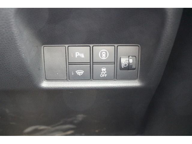 フィット クロスター　ナビ　ＥＴＣ２．０　Ｒカメラ　ホンダセンシング　ドラレコ前後　Ｒソナー　ＬＥＤヘッドライト　スマートキー　プッシュスタート　追従クルコン　アイドリングストップ　ルーフレール　専用アルミホイール（21枚目）