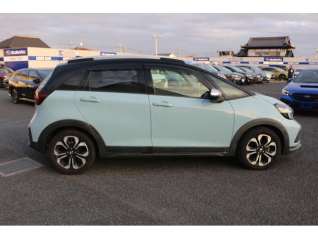 フィット クロスター　ナビ　ＥＴＣ２．０　Ｒカメラ　ホンダセンシング　ドラレコ前後　Ｒソナー　ＬＥＤヘッドライト　スマートキー　プッシュスタート　追従クルコン　アイドリングストップ　ルーフレール　専用アルミホイール（40枚目）