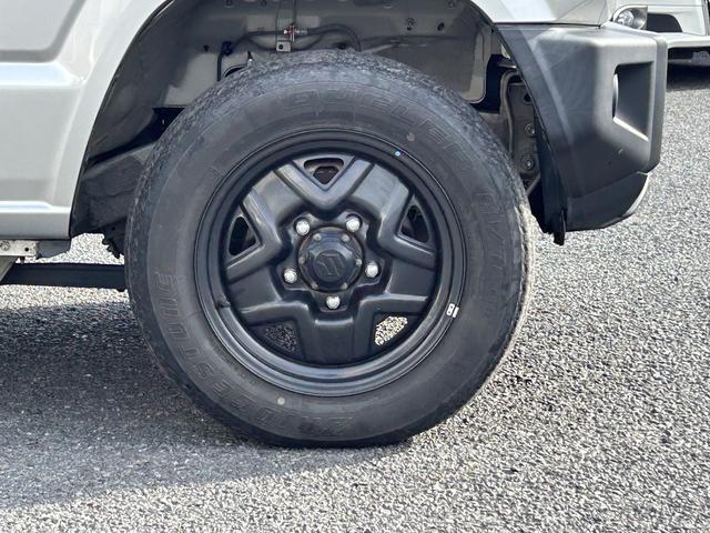 ジムニー ＸＧ　車検整備２年付き　カロッツェリアナビ　タイヤ新品渡し　ヒルディセントコントロール　リモコンキー　横滑り防止装置　ヒルホールドコントロール　１オーナー車　サイド・カーテンエアバッグ　カロッツェリアナビ　ブルートゥースオーディオ対応（7枚目）