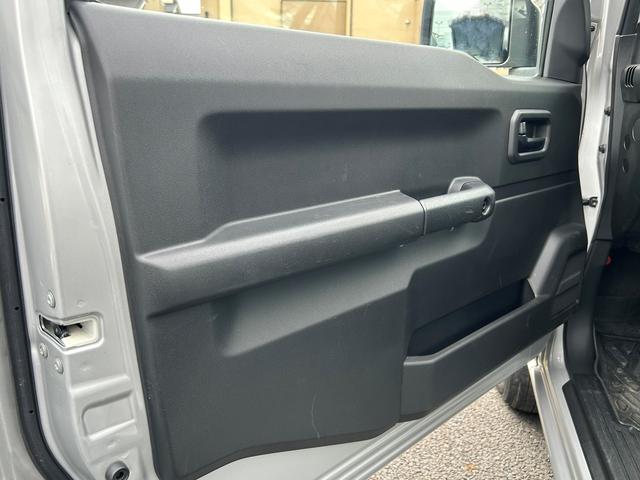 ジムニー ＸＧ　車検整備２年付き　カロッツェリアナビ　タイヤ新品渡し　ヒルディセントコントロール　リモコンキー　横滑り防止装置　ヒルホールドコントロール　１オーナー車　サイド・カーテンエアバッグ　カロッツェリアナビ　ブルートゥースオーディオ対応（34枚目）