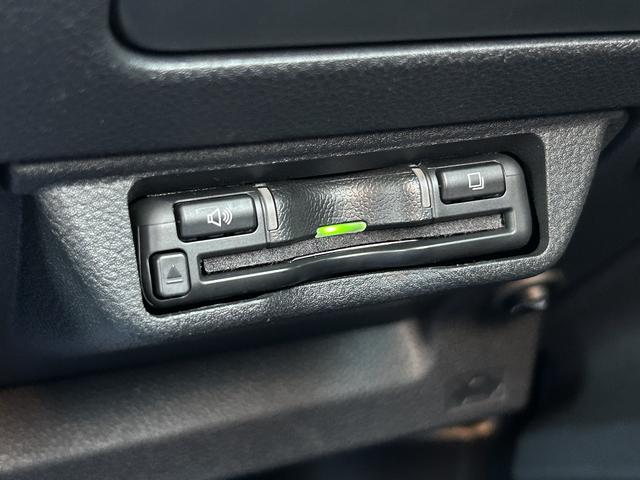 レヴォーグ STIスポーツEX 11.6インチモニターナビ 本革シート ドライバーモニタリング 液晶メーター スマートリヤビューミラー 電子制御サスペンション ステアリング連動ヘッドライト&オートハイビーム 後側方レーダー フロントコーナーセンサー(16枚目)