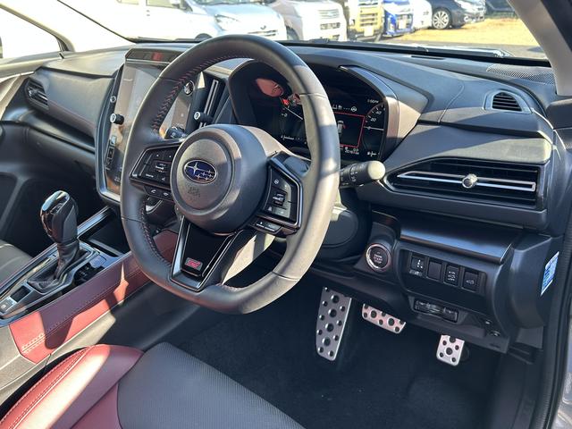 レヴォーグ STIスポーツEX 11.6インチモニターナビ 本革シート ドライバーモニタリング 液晶メーター スマートリヤビューミラー 電子制御サスペンション ステアリング連動ヘッドライト&オートハイビーム 後側方レーダー フロントコーナーセンサー(18枚目)