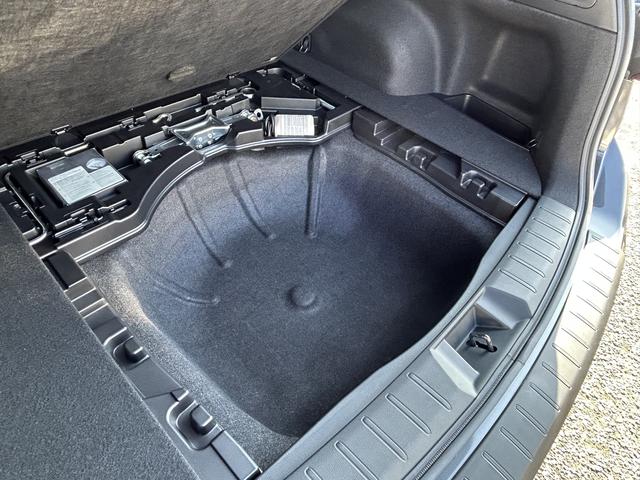 レヴォーグ STIスポーツEX 11.6インチモニターナビ 本革シート ドライバーモニタリング 液晶メーター スマートリヤビューミラー 電子制御サスペンション ステアリング連動ヘッドライト&オートハイビーム 後側方レーダー フロントコーナーセンサー(31枚目)