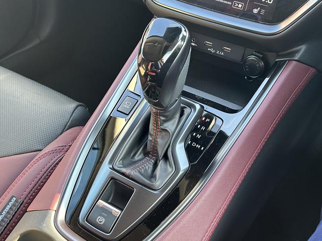 レヴォーグ STIスポーツEX 11.6インチモニターナビ 本革シート ドライバーモニタリング 液晶メーター スマートリヤビューミラー 電子制御サスペンション ステアリング連動ヘッドライト&オートハイビーム 後側方レーダー フロントコーナーセンサー(36枚目)