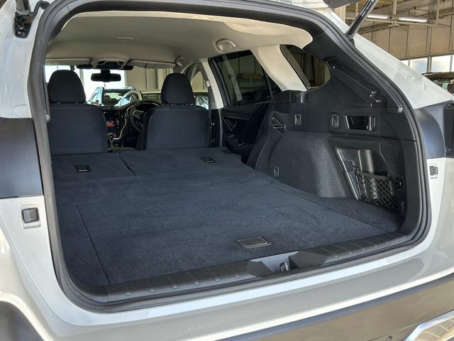 レガシィアウトバック リミテッド アイサイトX 前席パワーシート 車検整備2年付 ドライバーモニタリングシステム 前席電動 大型ナビモニター 液晶メーター ETC2.0 ドライブレコーダー 後側方レーダー ステアリング連動ヘッドライト&オートハイビーム ルーフレール(32枚目)