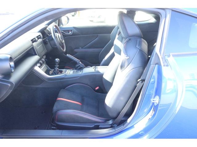 BRZ S 6速マニュアル 禁煙車 プッシュスタート LEDヘッドライト クルーズコントロール スマートキー シートヒーター(25枚目)