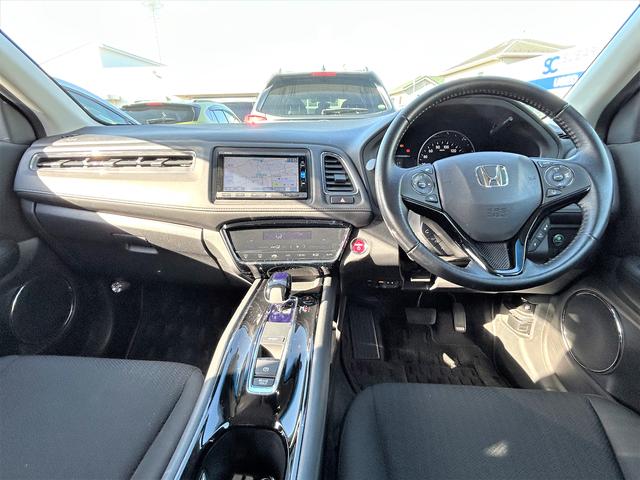 ヴェゼル ハイブリッドXホンダセンシング ギャザズナビ 車検整備2年付 ホンダセンシング アダプティブクルコン 左右独立温調エアコン マルチインフォメーションディスプレイ LEDヘッドランプ ギャザズナビゲーション&バックカメラ ETC 前後ドライブレコーダー(6枚目)