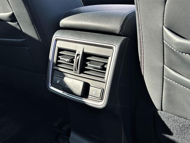 フォレスター スポーツ パワーシート パナソニック8型ナビ ステアリング連動ヘッドライト Xモード 前席パワーシート アイサイトセーフティープラス ルーフレール スマートRビューミラー ステアリングヒーター 18インチアルミホイール パナSDナビ FSRカメラ(20枚目)