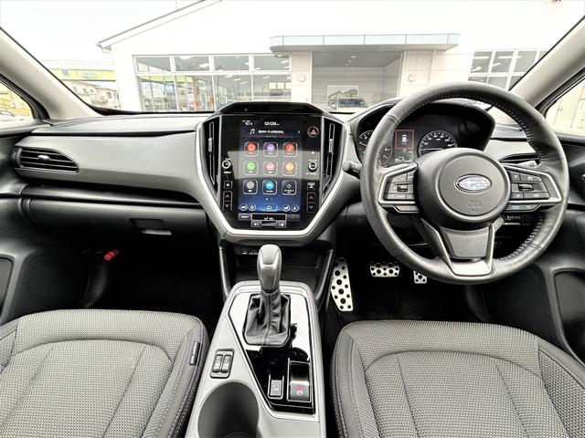 クロストレック リミテッド　サンルーフ　１１．６インチセンターモニター　大型ナビ　全周囲カメラ　ハンドルヒーター　サンルーフ　自動防眩ミラー　ドライバーモニタリングシステム　前席パワーシート　ＳＴＩアルミホイール・ルーフスポイラー　後方ソナー（6枚目）