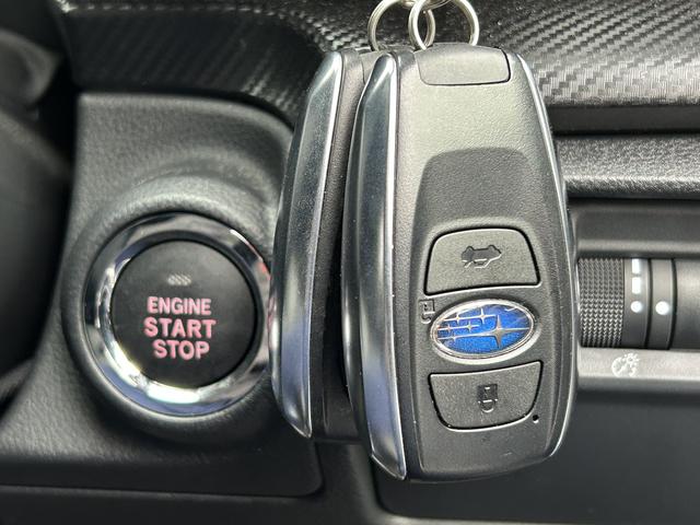 クロストレック リミテッド　サンルーフ　１１．６インチセンターモニター　大型ナビ　全周囲カメラ　ハンドルヒーター　サンルーフ　自動防眩ミラー　ドライバーモニタリングシステム　前席パワーシート　ＳＴＩアルミホイール・ルーフスポイラー　後方ソナー（34枚目）