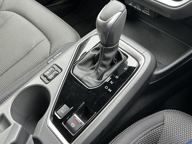 クロストレック リミテッド　サンルーフ　１１．６インチセンターモニター　大型ナビ　全周囲カメラ　ハンドルヒーター　サンルーフ　自動防眩ミラー　ドライバーモニタリングシステム　前席パワーシート　ＳＴＩアルミホイール・ルーフスポイラー　後方ソナー（36枚目）