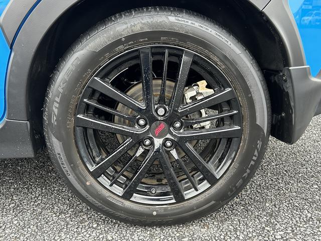 クロストレック リミテッド　サンルーフ　１１．６インチセンターモニター　大型ナビ　全周囲カメラ　ハンドルヒーター　サンルーフ　自動防眩ミラー　ドライバーモニタリングシステム　前席パワーシート　ＳＴＩアルミホイール・ルーフスポイラー　後方ソナー（40枚目）