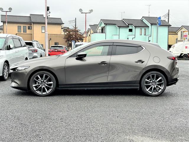 ＭＡＺＤＡ３ファストバック １５Ｓツーリング　純正ナビ　衝突被害軽減ブレーキ　純正８インチナビ　ドライバーモニタリングシステム　衝突被害軽減ブレーキ　追従クルコン　全周囲カメラ　オートハイビーム　マルチインフォメーションディスプレィ　障害物センサー　ドラレコ　ＥＴＣ（3枚目）