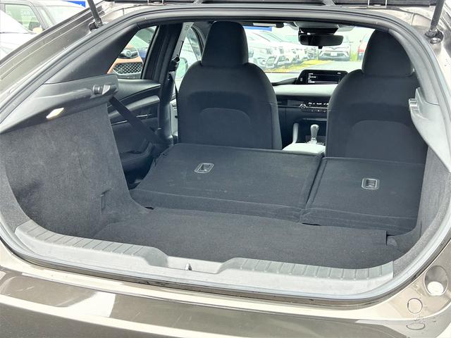 ＭＡＺＤＡ３ファストバック １５Ｓツーリング　純正ナビ　衝突被害軽減ブレーキ　純正８インチナビ　ドライバーモニタリングシステム　衝突被害軽減ブレーキ　追従クルコン　全周囲カメラ　オートハイビーム　マルチインフォメーションディスプレィ　障害物センサー　ドラレコ　ＥＴＣ（26枚目）