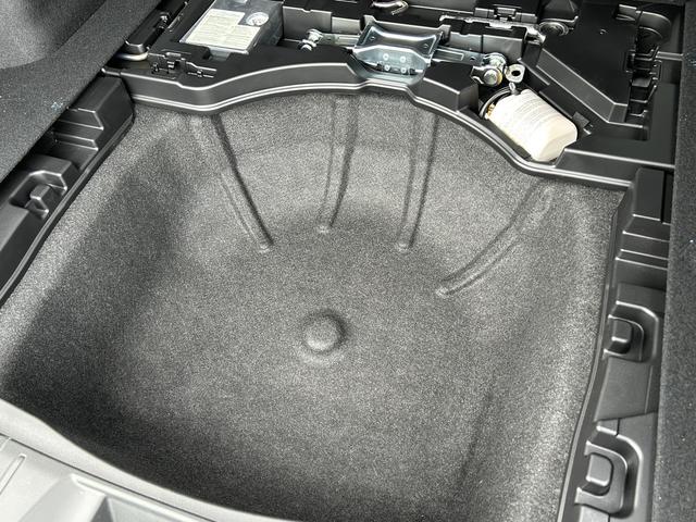 レヴォーグ ＳＴＩスポーツ　ＥＸ　大型ナビ　ＦＳＢカメラ　ドラレコ　アイサイトＸ搭載　１１．６インチ大型モニター　液晶メーター　フロント・サイド・バックカメラ　本革パワーシート　１８インチアルミ　誤後退ブレーキサポート　ステアリング連動ヘッドライト　１オーナー禁煙車（24枚目）